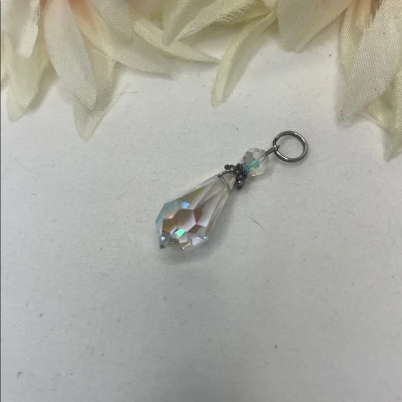 Crystal Teardrop Pendant Charm EUC - Picture 2 of 3